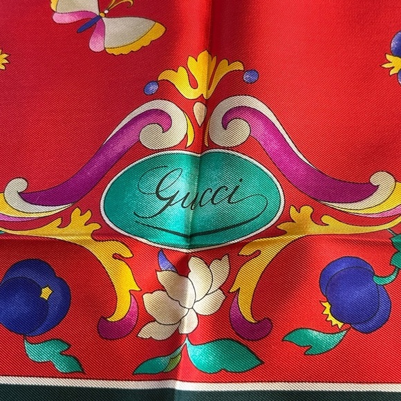 NWT Gucci Red Floral Silk Scarf - Picture 6 of 6